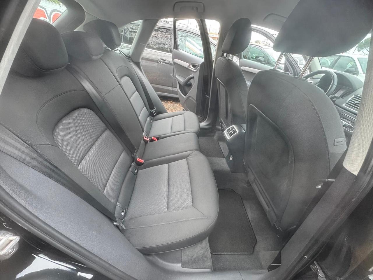 Audi Q3 2.0 TDI 120 CV Business