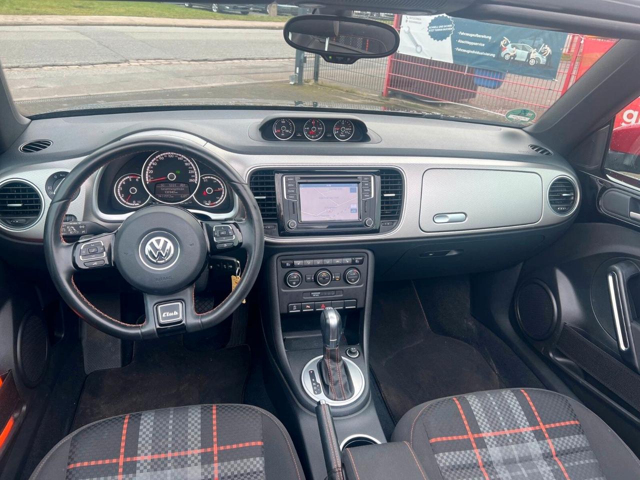 Volkswagen Maggiolino Cabrio 2.0 TDI DSG Club BlueMotion Technology