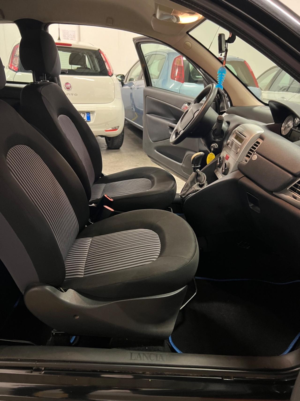 Lancia Ypsilon 1.2 Argento