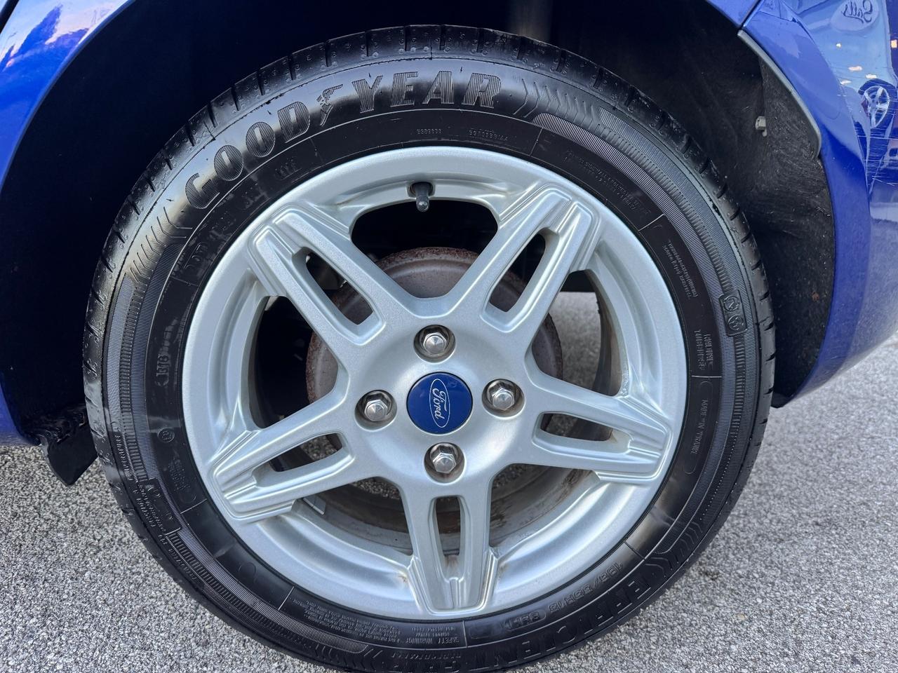 Ford Fiesta 1.2 60CV 5 porte Neopatentati