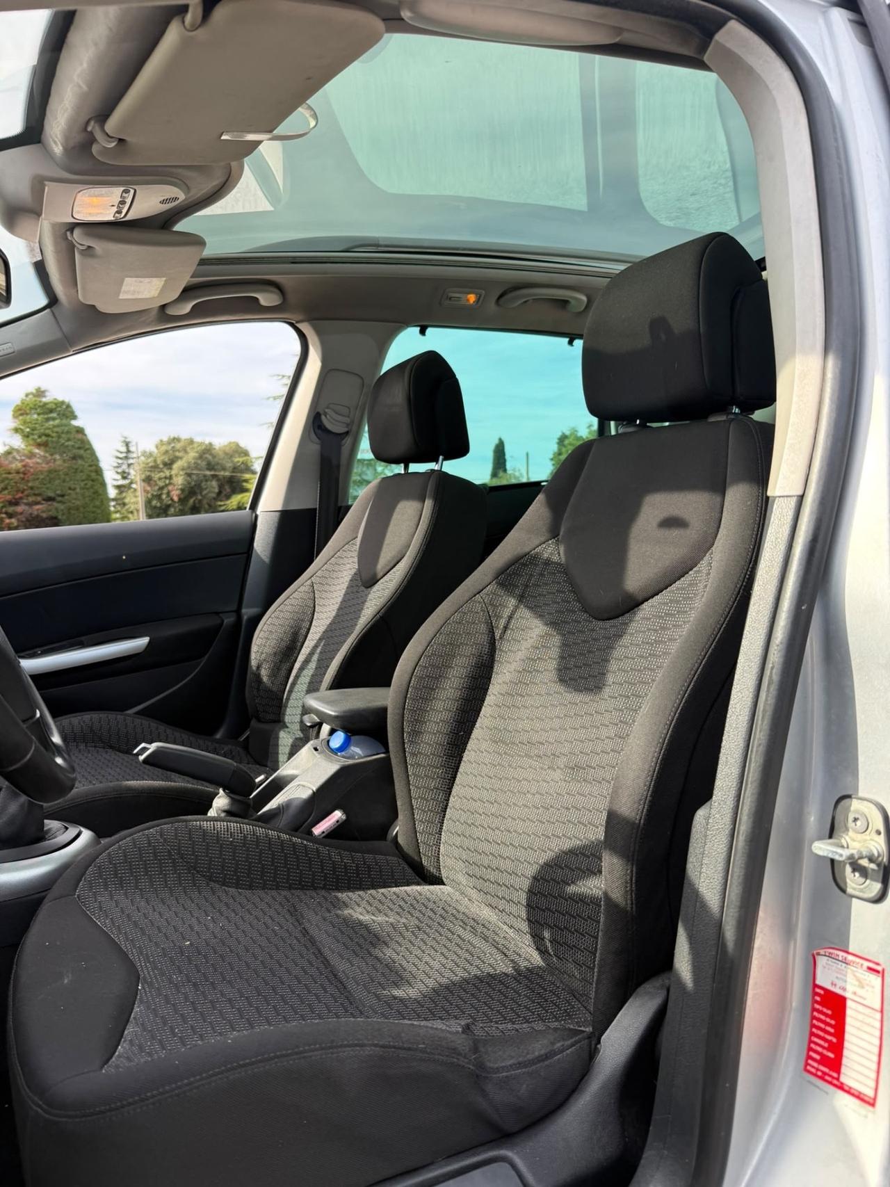 Peugeot 308 sw 1.6 HDi tetto panoramico NEOPATENTATO