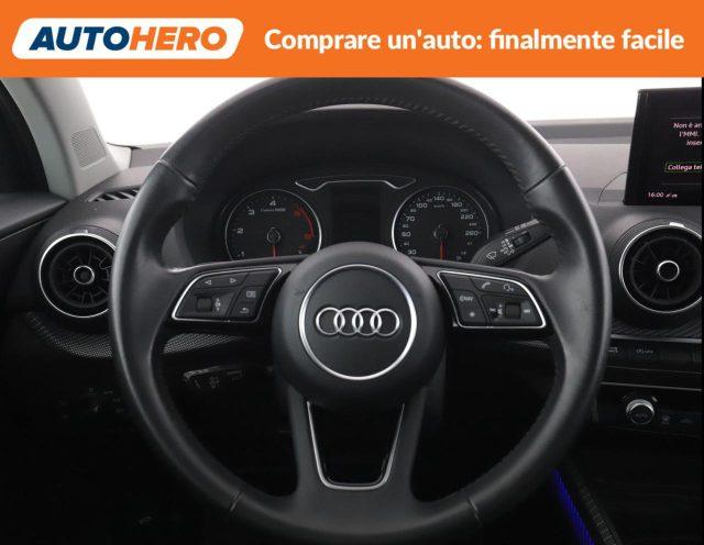 AUDI Q2 30 TDI S tronic Identity Black