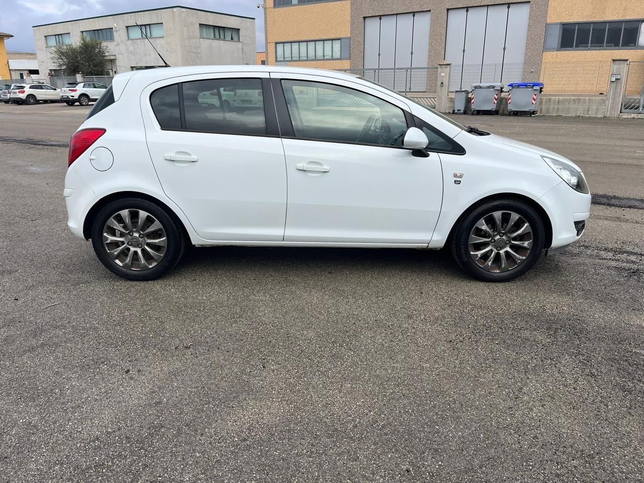 Opel Corsa 1.2 5p Edition 117000 km GARANZIA 12 m