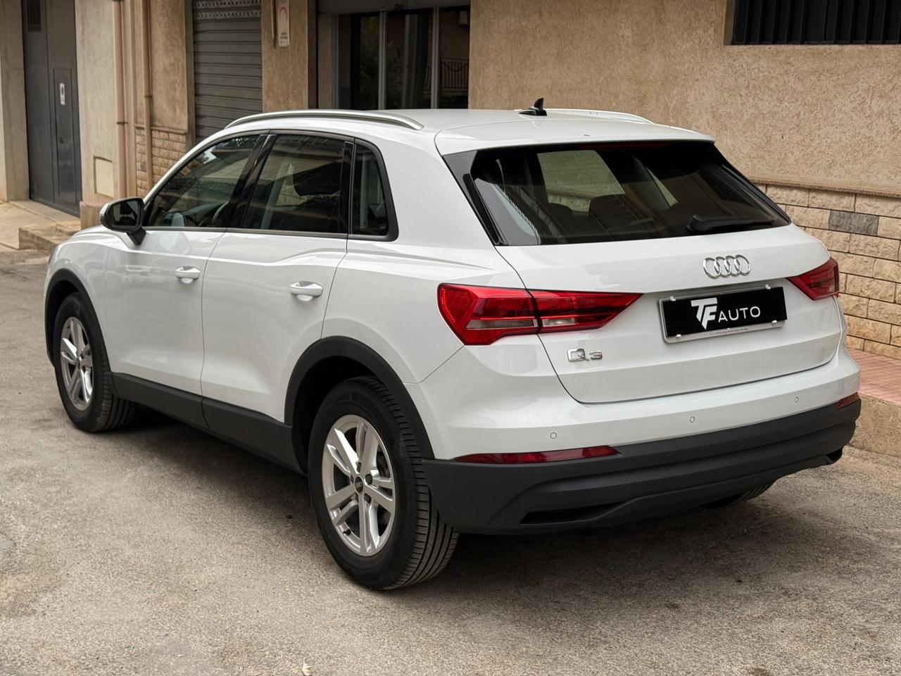 Audi Q3 35 TDI S tronic Business