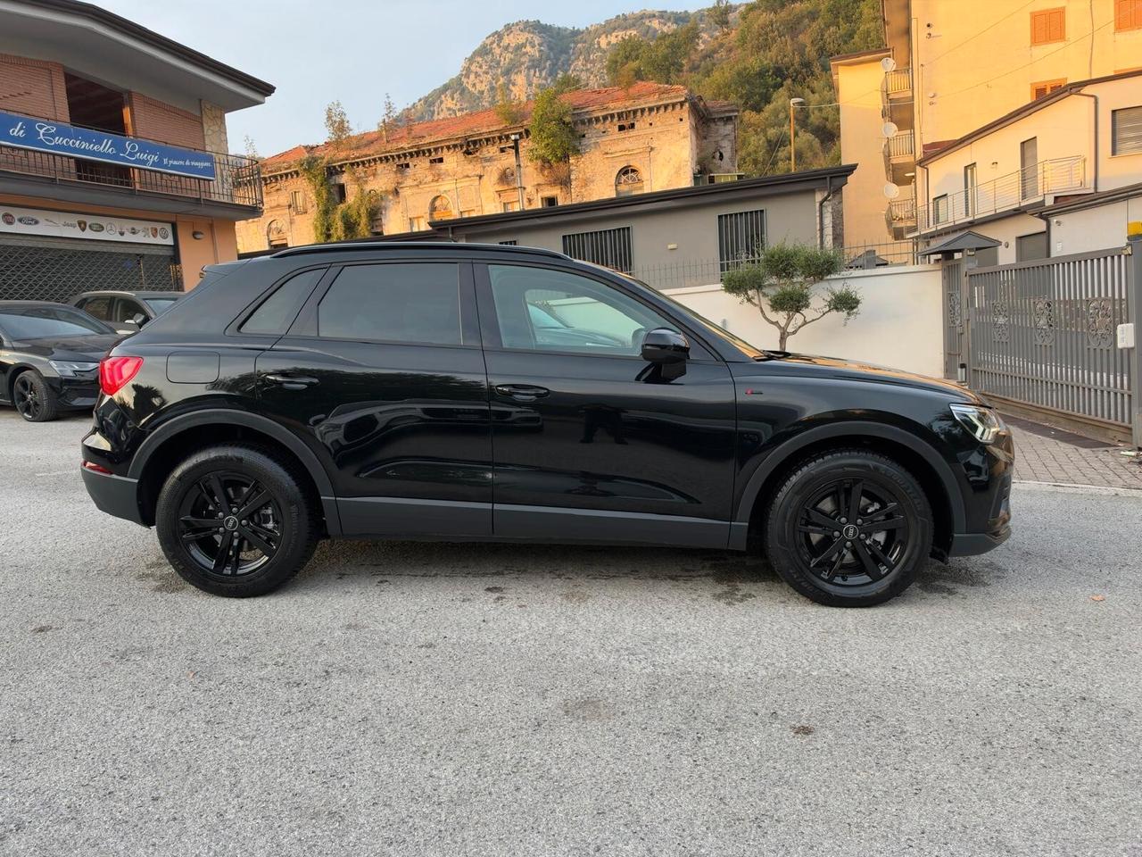 Audi Q3 35 TDI 150 CV S tronic IDENTITY BLACK - S-LINE FULL- MATRIX - MY 22