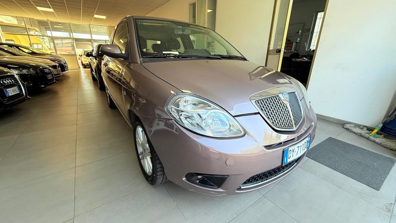 Lancia Ypsilon 1.4 Platino Ecochic GPL