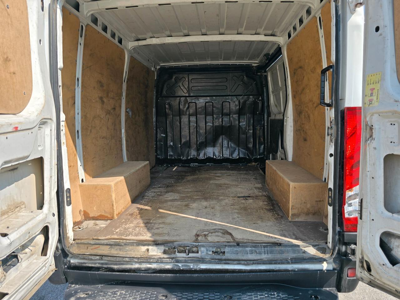 Iveco Daily 33S12 2.3 HPT PC Cabinato