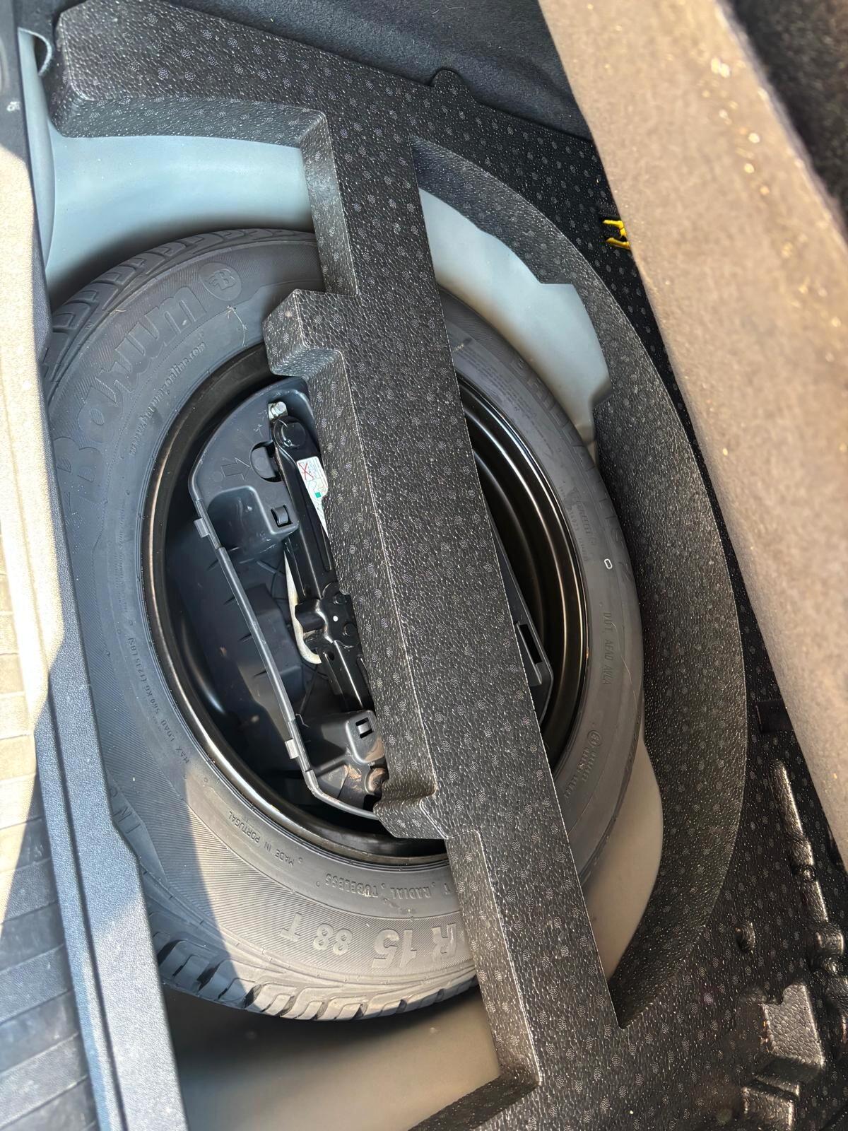 Peugeot 2008 1.2 BENZINA CV 82 Active