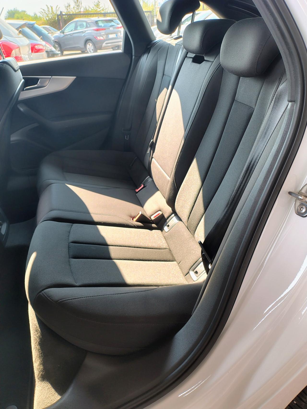 Audi A4 2.0 TDI 150 CV ultra Business Sport