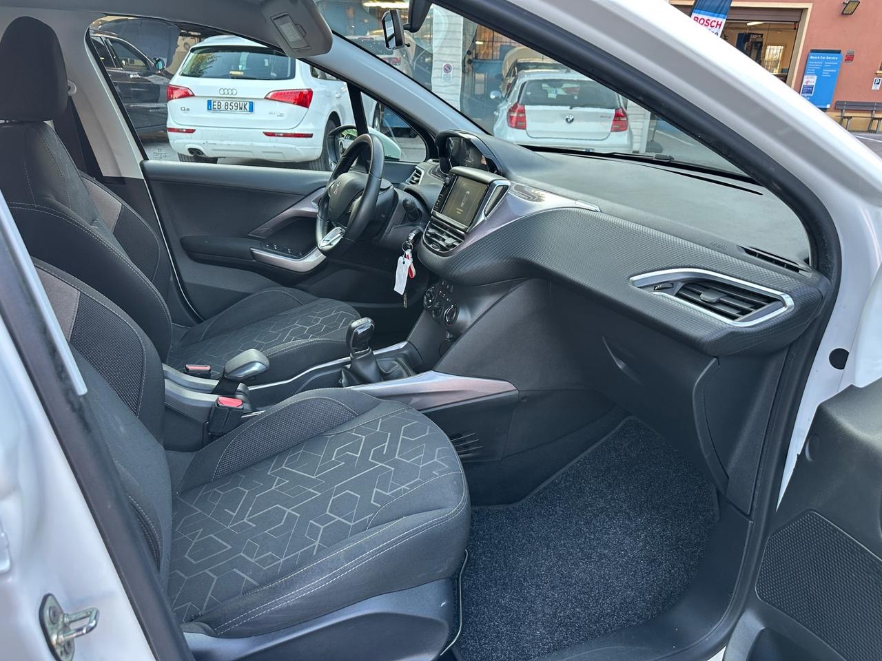 Peugeot 2008 PureTech 82 Allure soli 110mila km