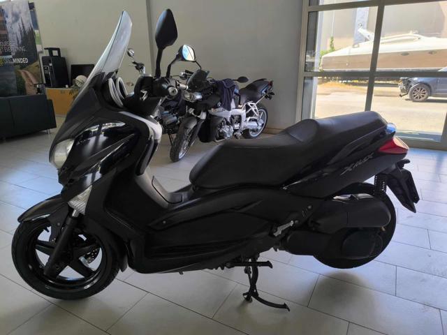 YAMAHA X-Max 250 x