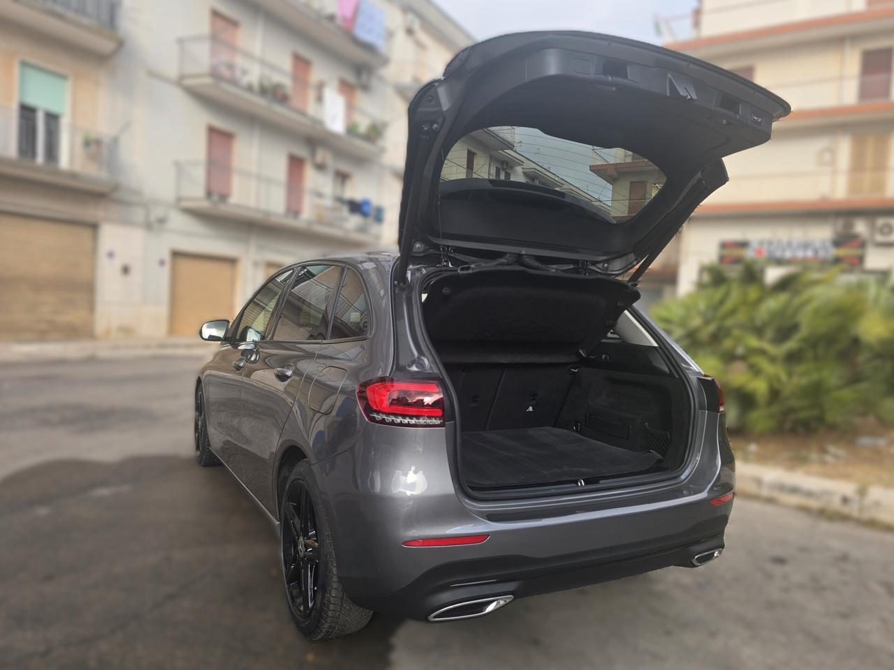 Mercedes-Benz B 180 D - 116CV