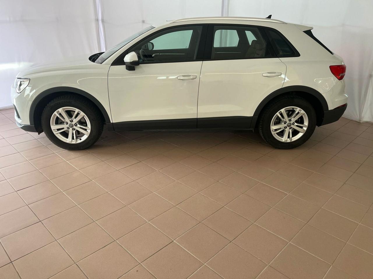 Audi Q3 35 TDI S tronic Business