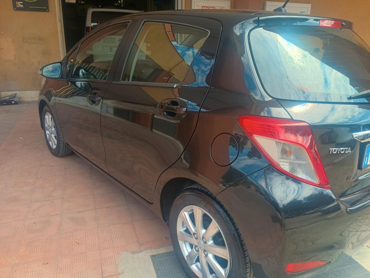 Toyota Yaris 1.4 D-4D 5 porte Lounge
