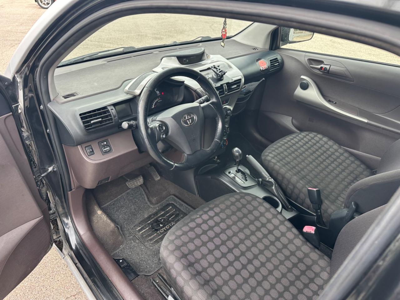 Toyota iQ 1.0 Multidrive