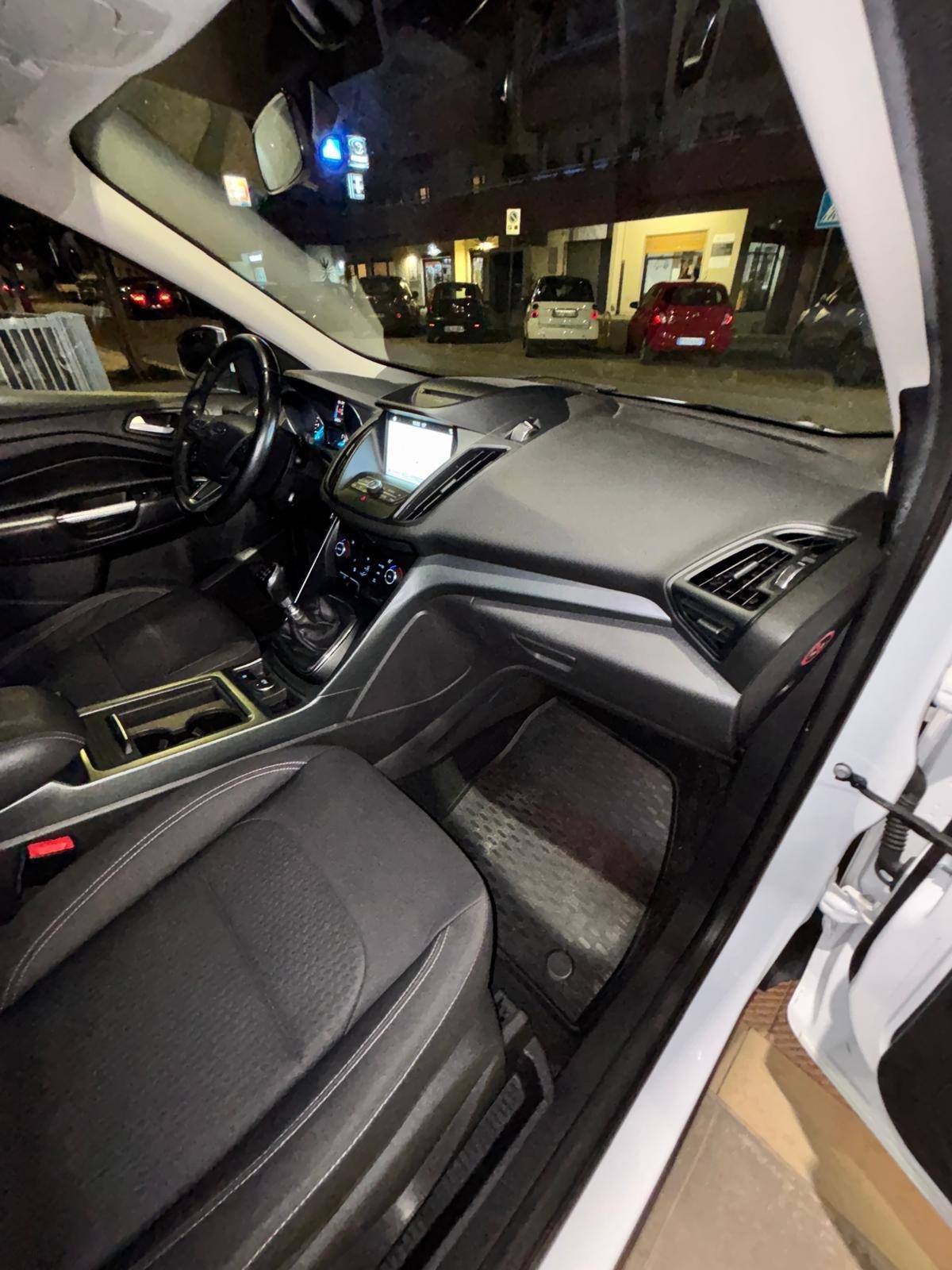 Ford Kuga 1.5 TDCI 120 CV S&S 2WD Titanium