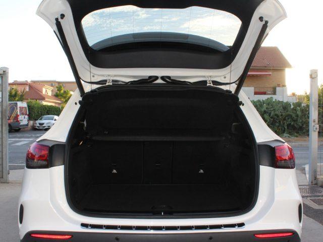 MERCEDES-BENZ GLA 200 d Automatic Premium