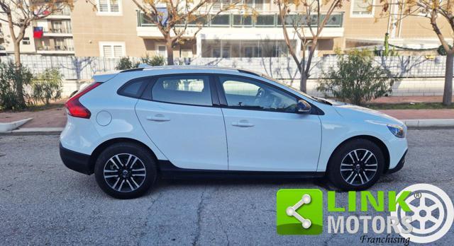 VOLVO V40 Cross Country D2 MANUTENZIONE VOLVO!!