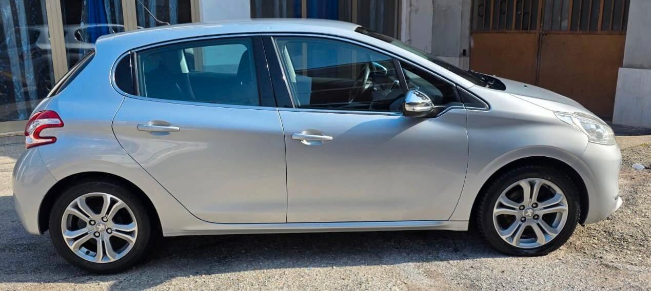 Peugeot 208 1.2 VTi 82 CV 3 porte Allure