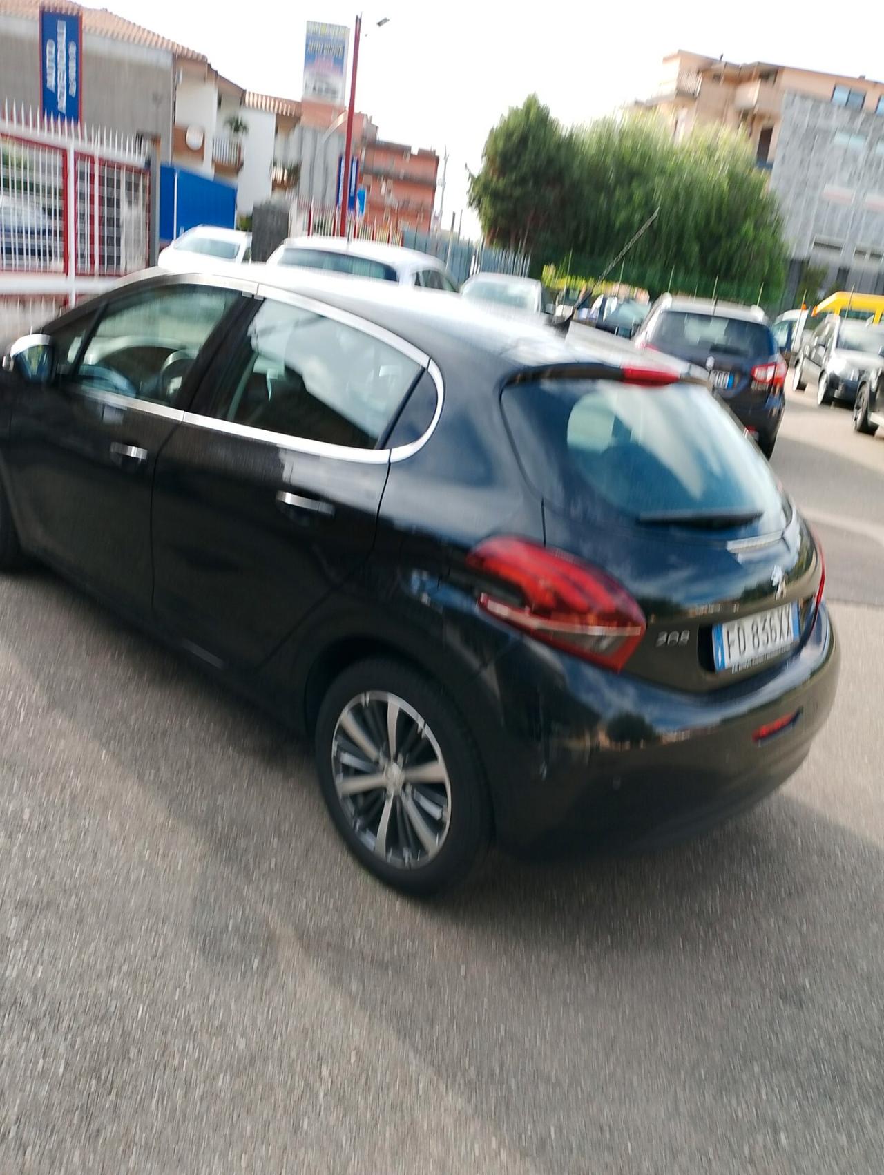 Peugeot 208 BlueHDi 75 5 porte Allure
