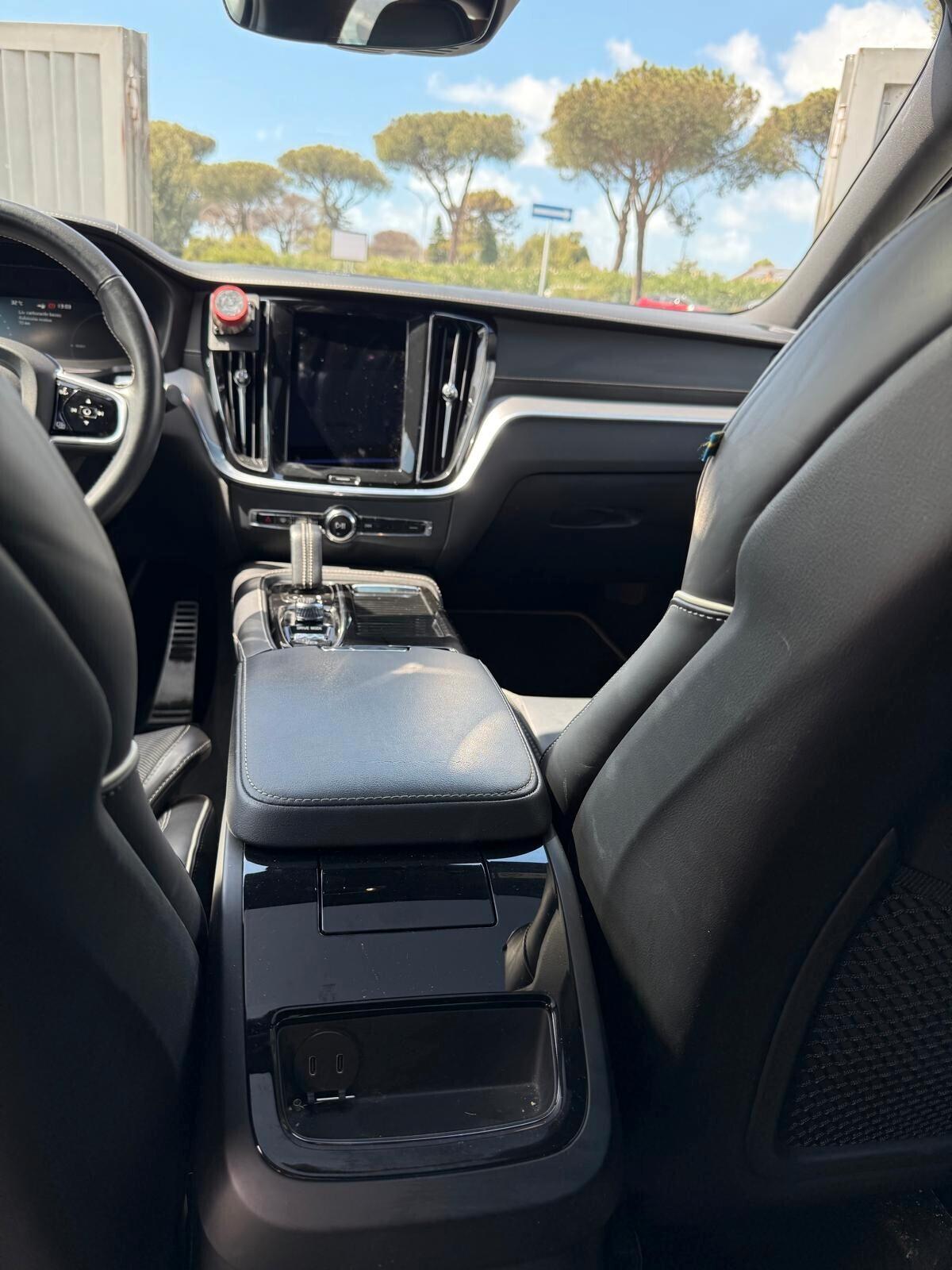 Volvo S60 T8 Recharge AWD Plug-in Hybrid R-Design 318Cv