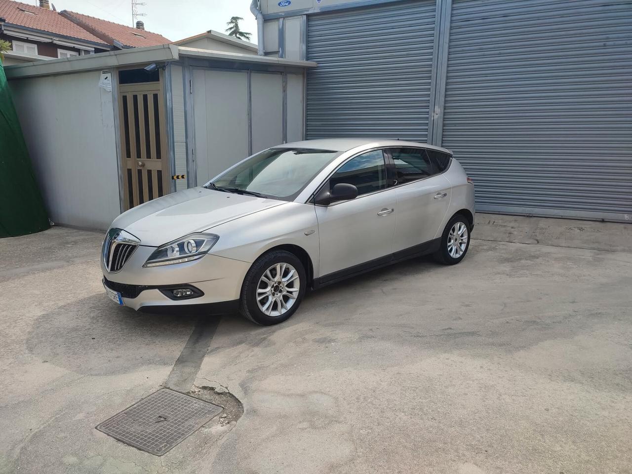 Lancia Delta 1.6 MJT Platino