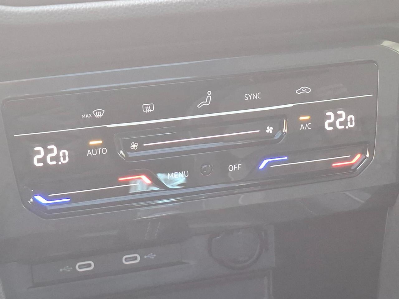 Volkswagen Tiguan 2.0 tdi R-Line 150cv dsg