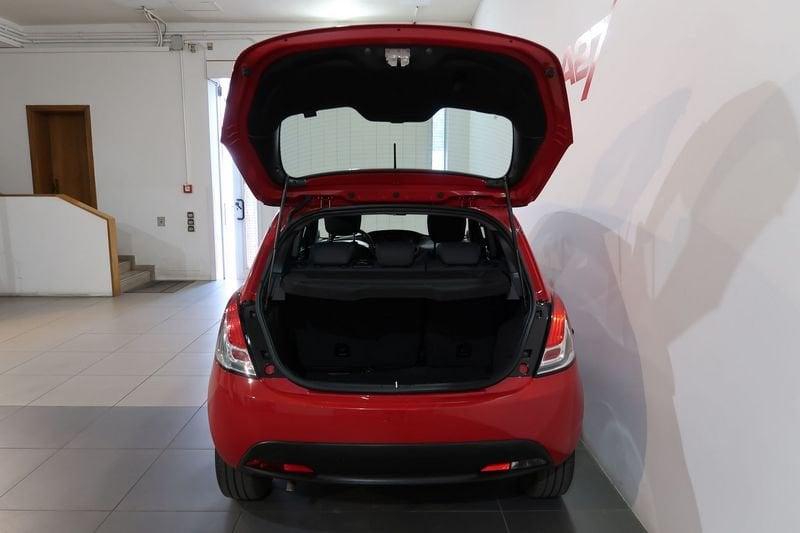 Lancia Ypsilon Ypsilon 1.0 firefly hybrid ORO s&s 70cv 5p.ti