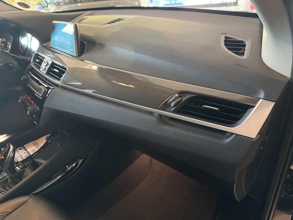 BMW X1 sdrive18d xLine auto Led Navi 18"