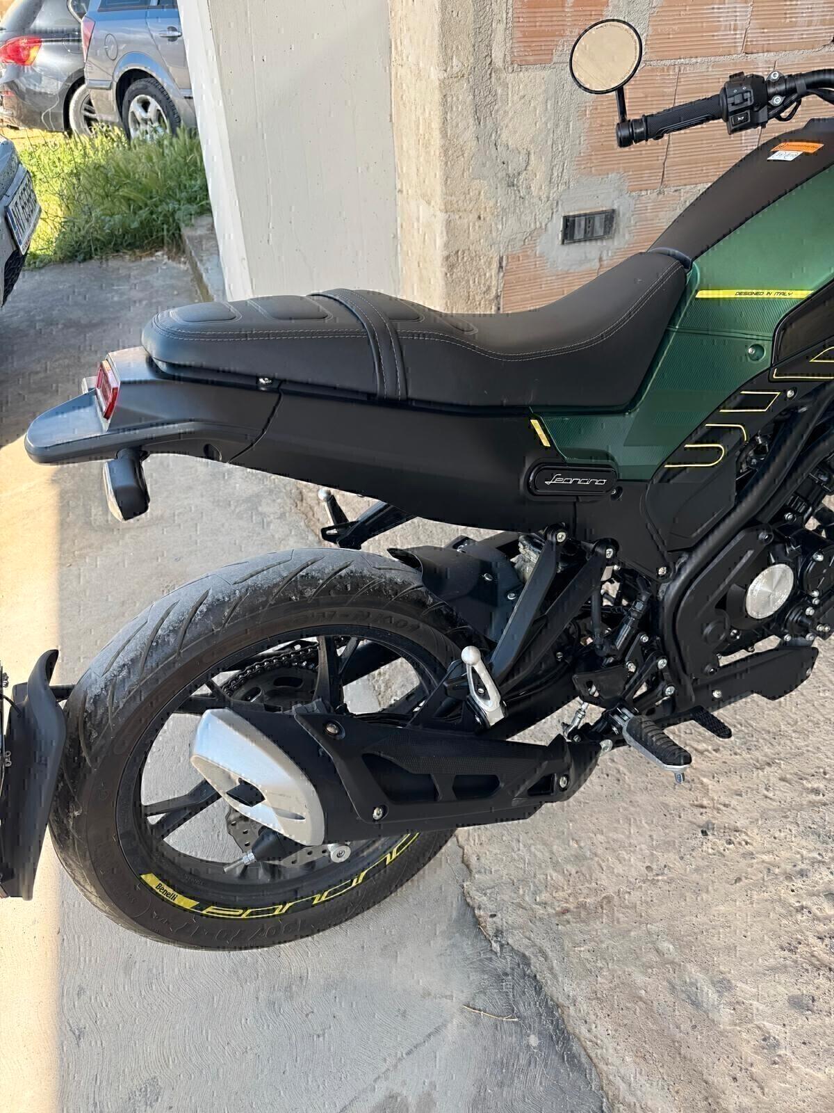 Benelli Leoncino 125