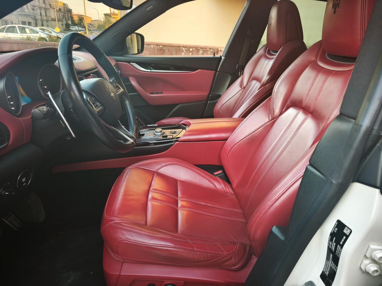 Maserati Levante SQ4 V6 430 CV TETTO