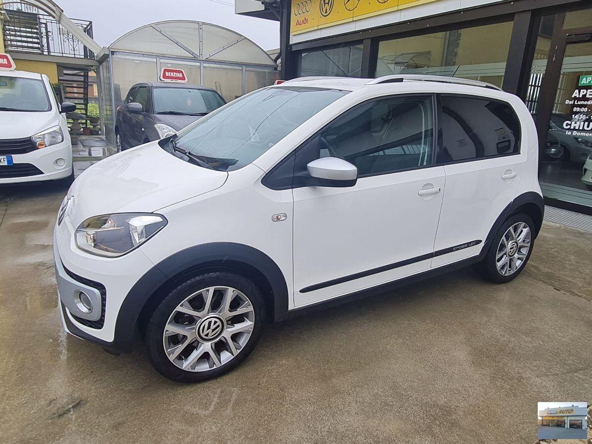 VOLKSWAGEN Up! 75 CV 5 porte cross