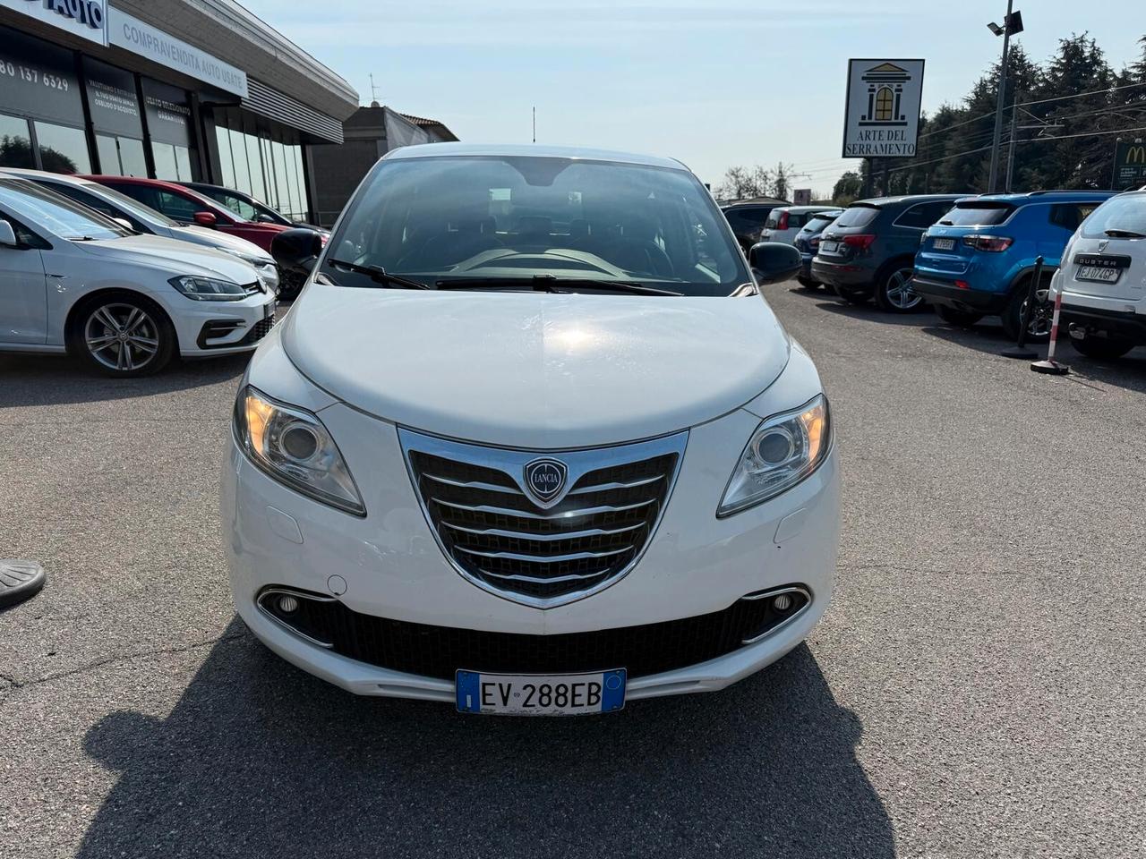 Lancia Ypsilon 0.9 TwinAir 85 CV 5 porte S&S DFN Platinum