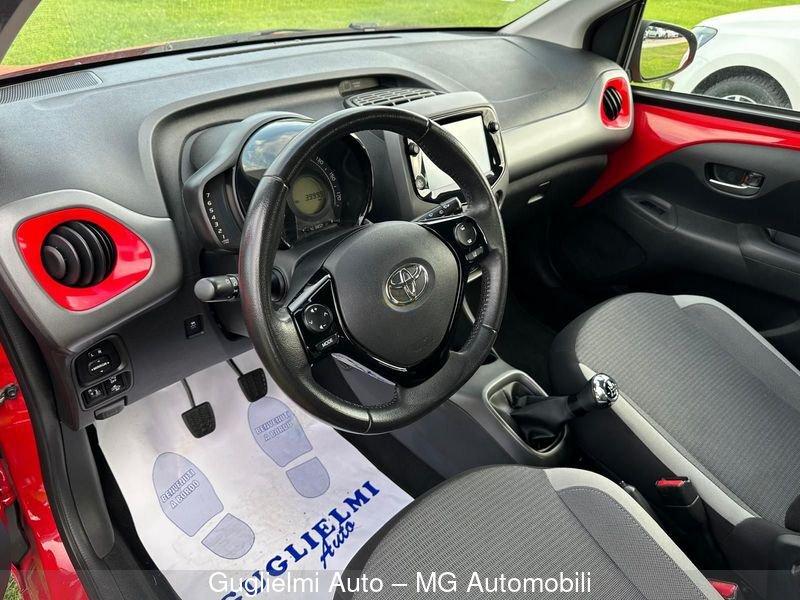 Toyota Aygo Aygo Connect 1.0 VVT-i 72 CV 5 porte x-clusiv red style