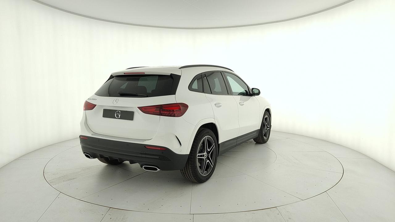 Mercedes-Benz GLA 200 d automatic