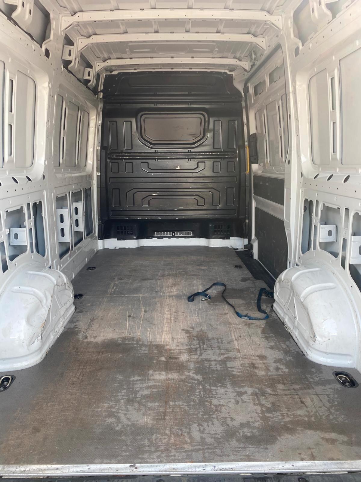 Volkswagen Crafter 35 177 CV PM-TA Aut.