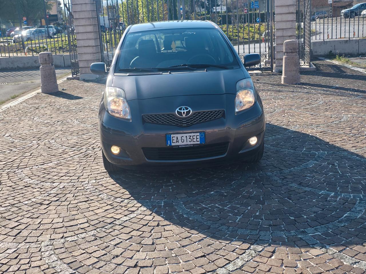 Toyota Yaris 1.0 5 porte