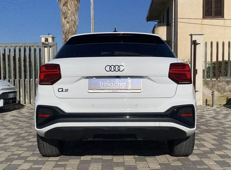 Audi Q2 S Line interno ed esterno 2.0 TDI 150CV s-tronic 35