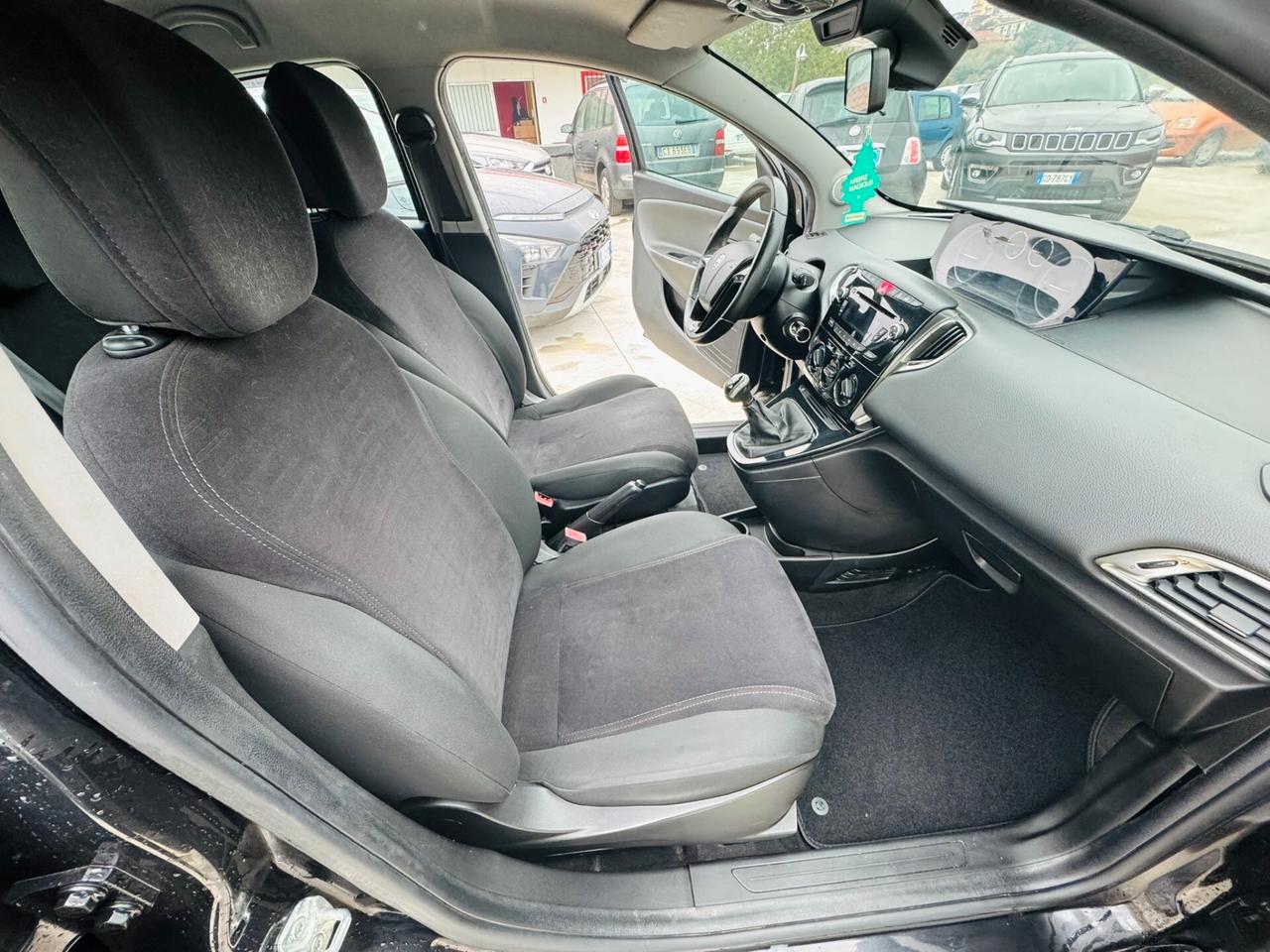 Lancia Ypsilon 1.3 MJT 16V 95 CV 5 porte S&S Gold