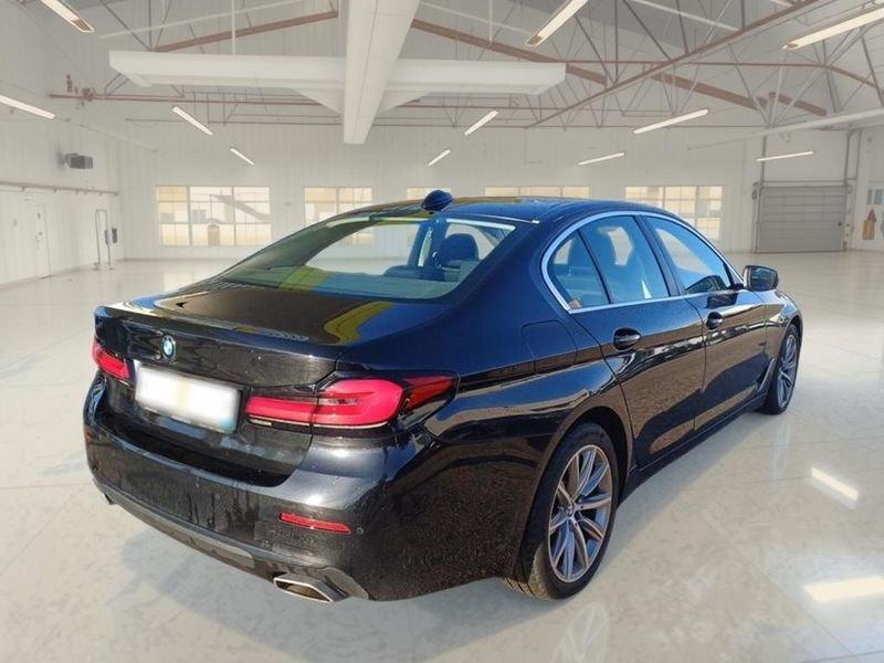BMW Serie 5 518d MH48V Business