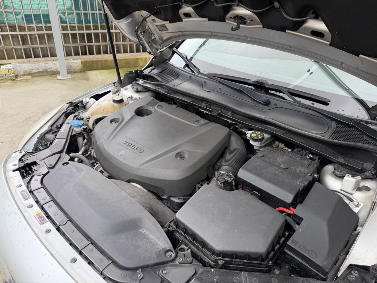 Volvo V40 D3 2.0 Diesel 88KW 6marce euro6b