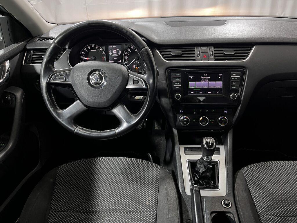 Skoda Octavia 1.6 tdi CR Ambition 105cv