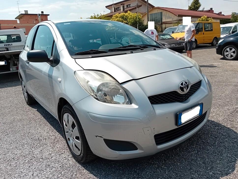 Toyota Yaris 1.0 3 porte Sol
