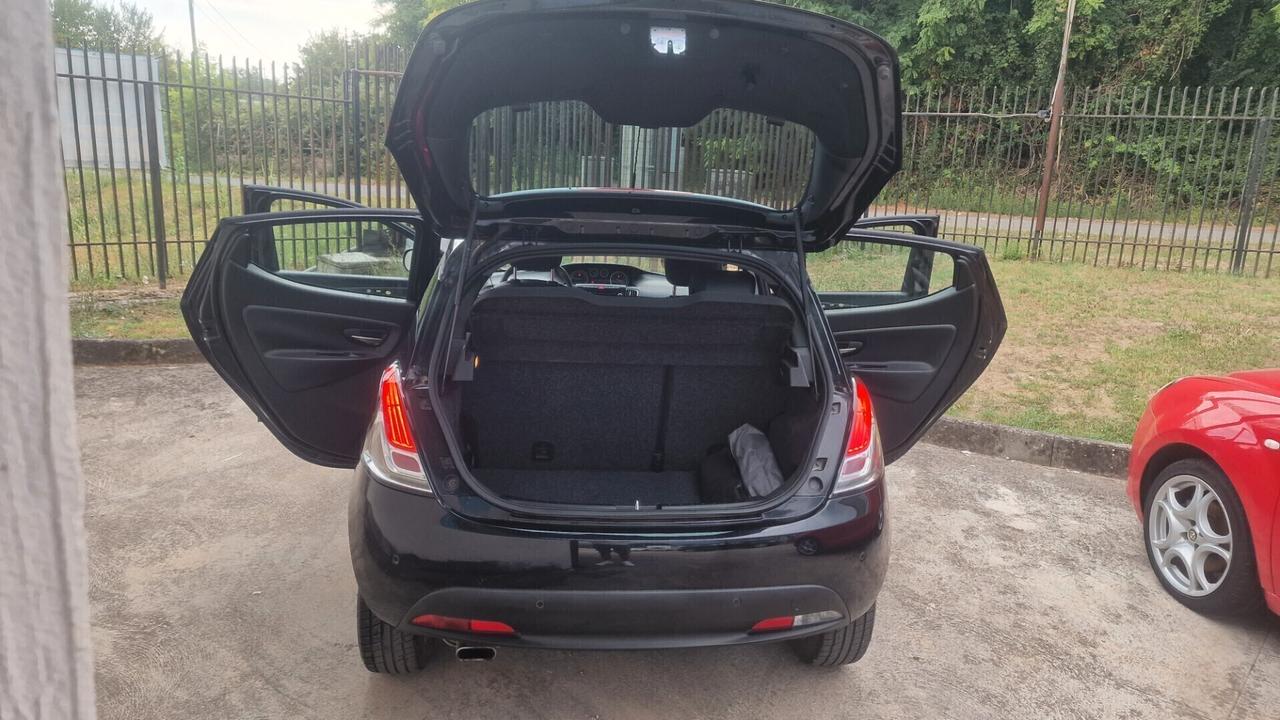 Lancia Ypsilon 1.2 69 CV 5 porte GPL Ecochic Gold