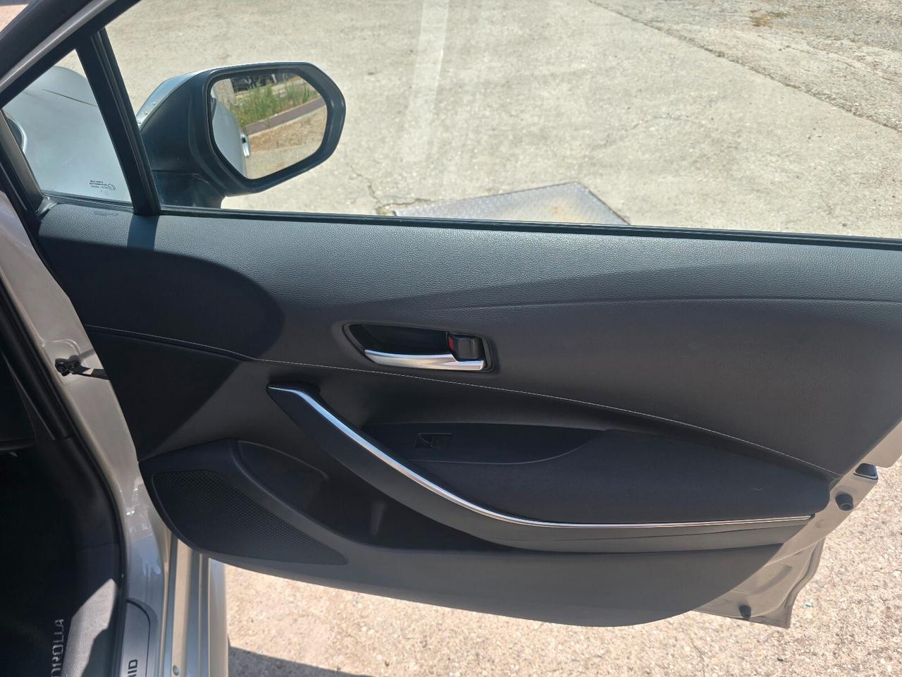 Toyota Corolla Touring Sports 1.8 Hybrid Business