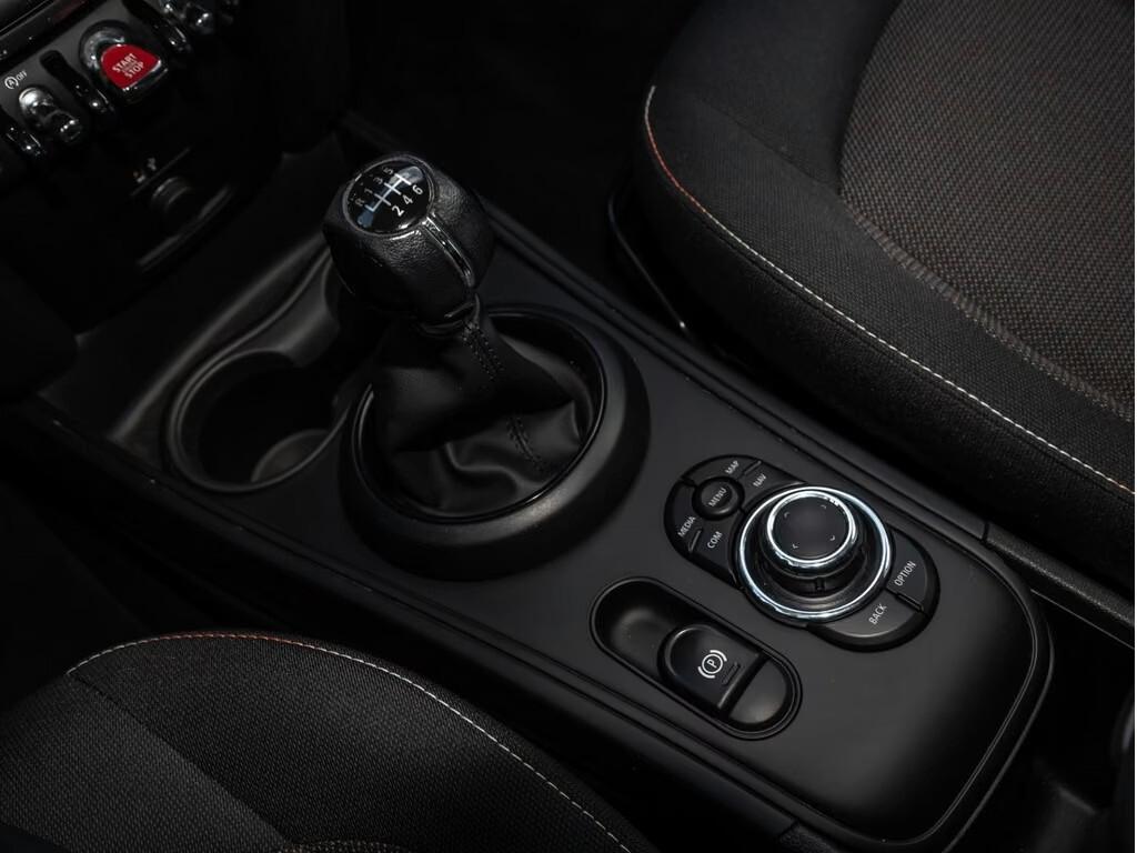 Mini Cooper Countryman 1.5 Essential