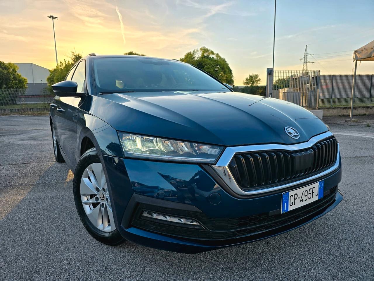 Skoda Octavia 2.0 TDI EVO SCR DSG Wagon Ambition