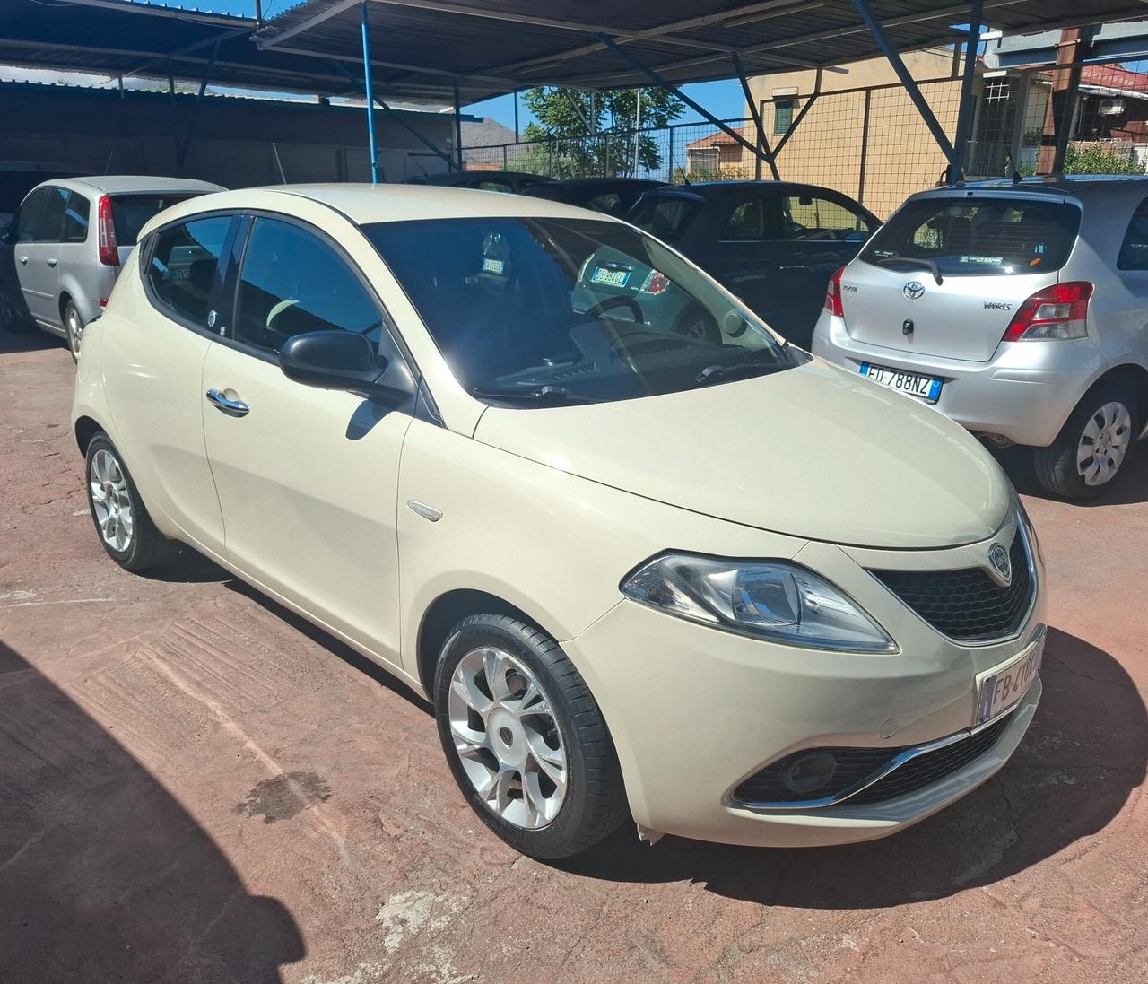 Lancia Ypsilon 1.2 benzina CV anno 2016