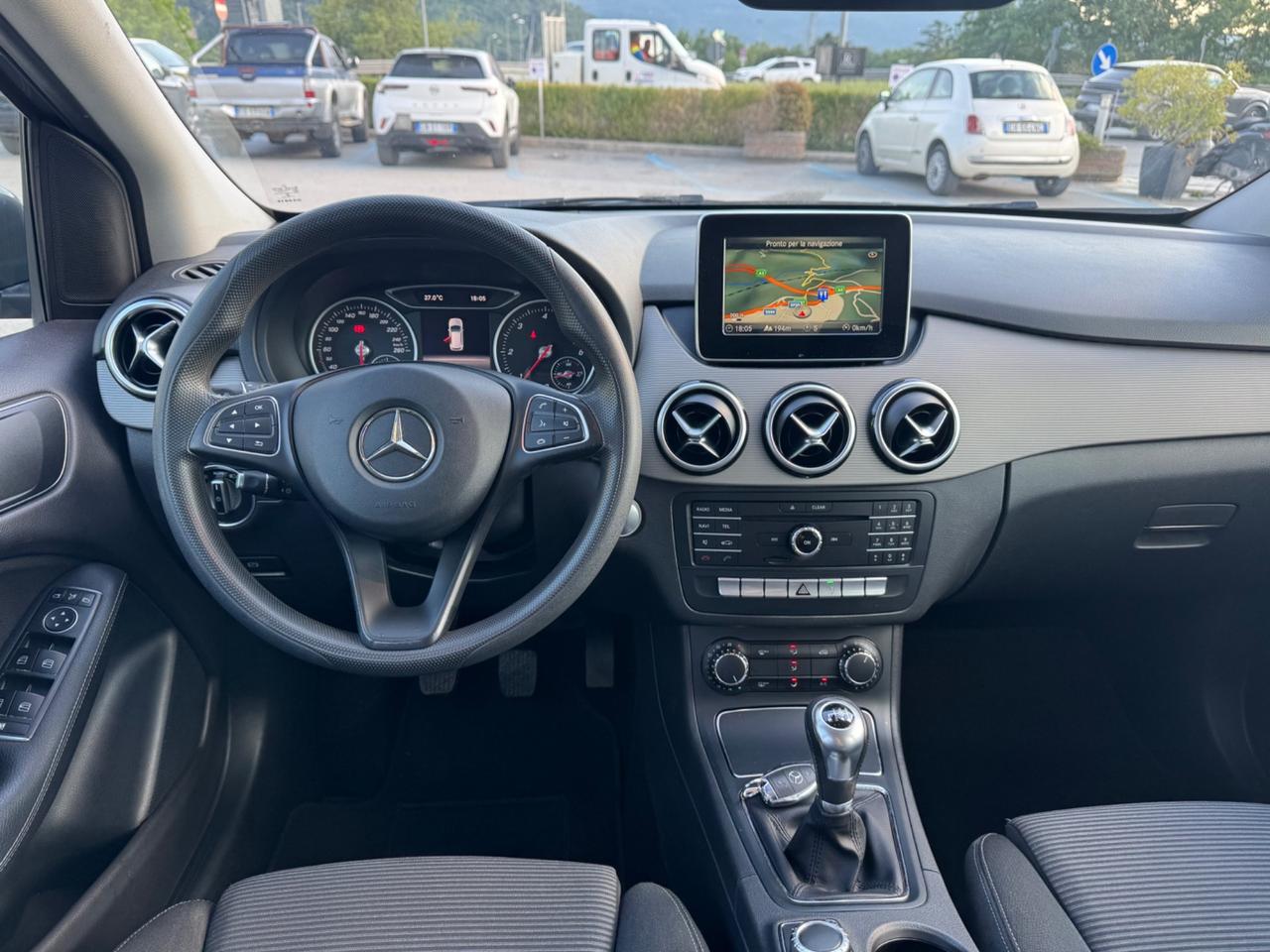 Mercedes-benz B 180 d Sport Retrocamera, Tempomat, Navi