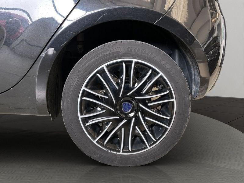 Lancia Ypsilon Ypsilon 1.0 firefly hybrid Silver s&s 70cv - PROMO SIRONIAUTO+
